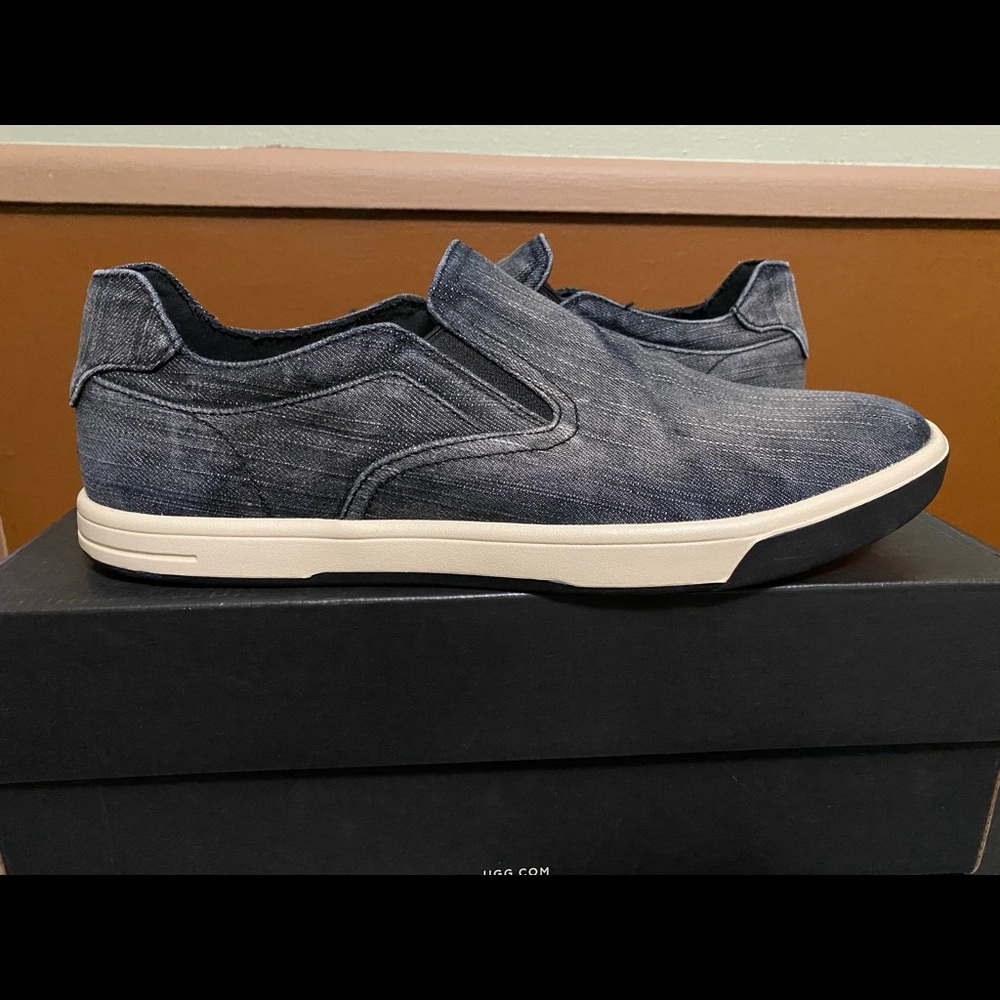 UGG - men’s denim slip on